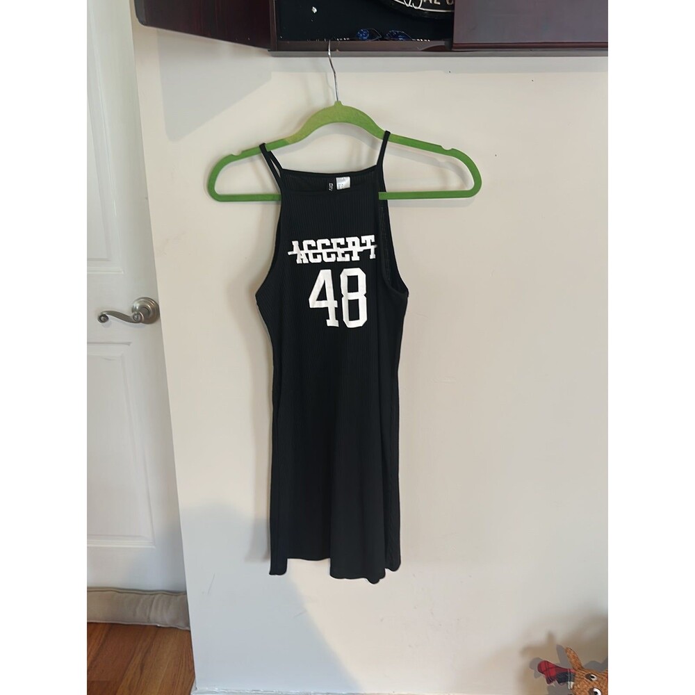 H&M black dress. S